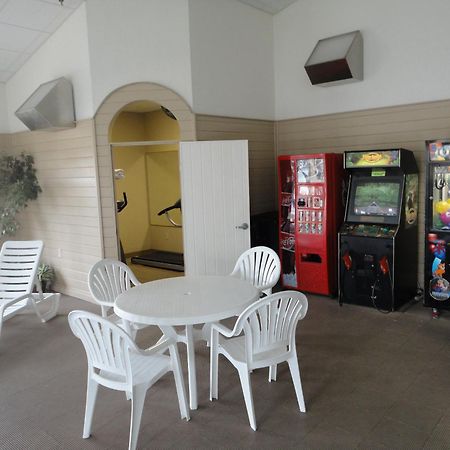 Days Inn By Wyndham Rapid City Bagian luar foto