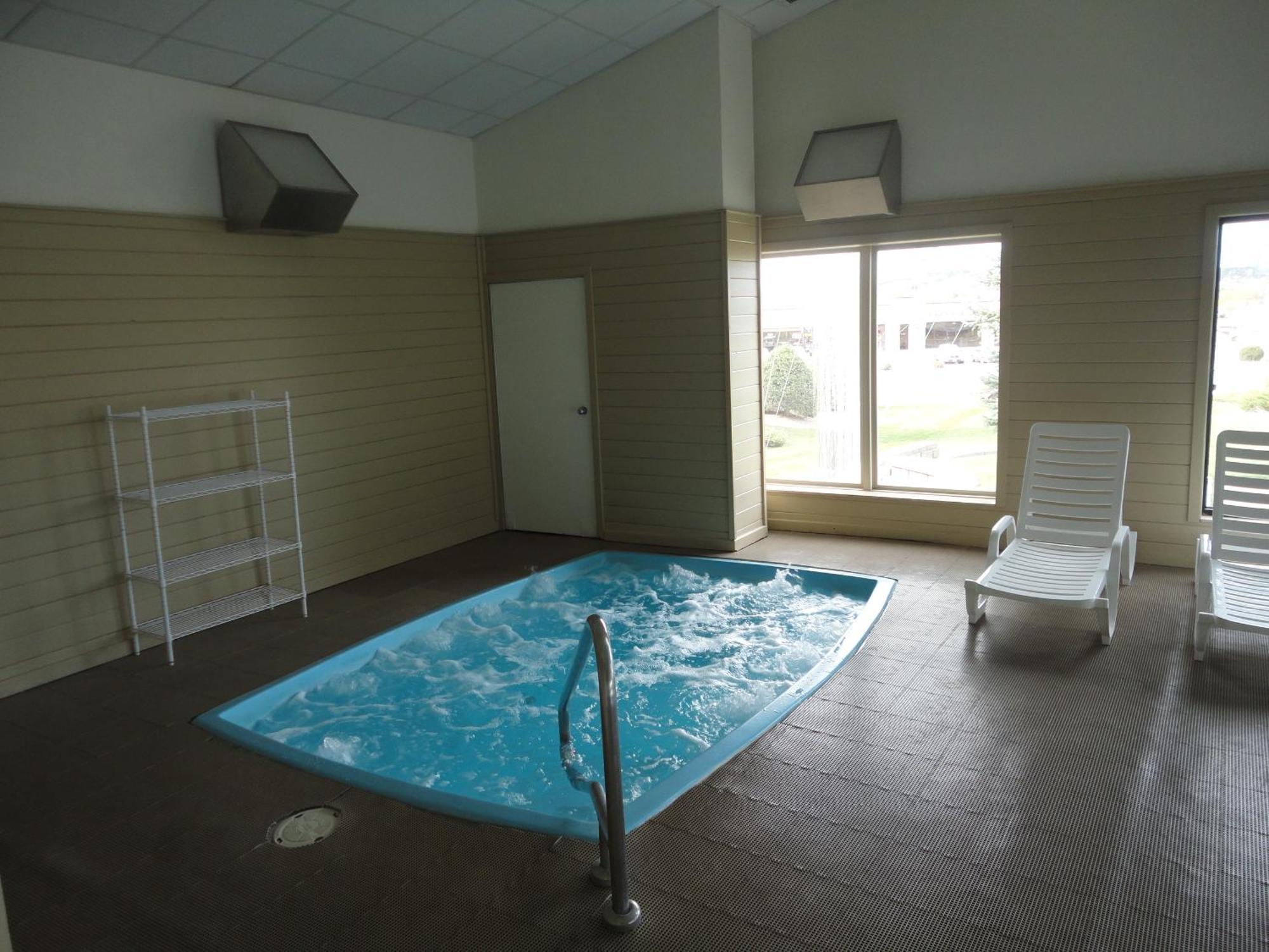 Days Inn By Wyndham Rapid City Bagian luar foto